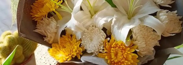 西安壽陽(yáng)山墓園訂墓的顧客撥打服務(wù)熱線上門(mén)接送