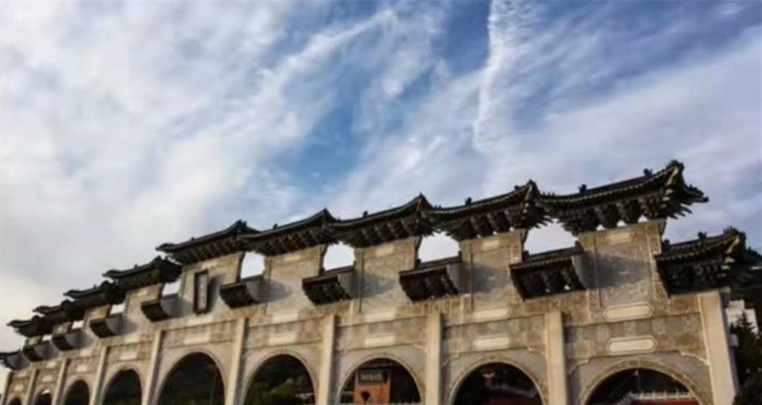 西安灞橋區(qū)灞橋鄉(xiāng)毛西村灞陵墓園.萬(wàn)起